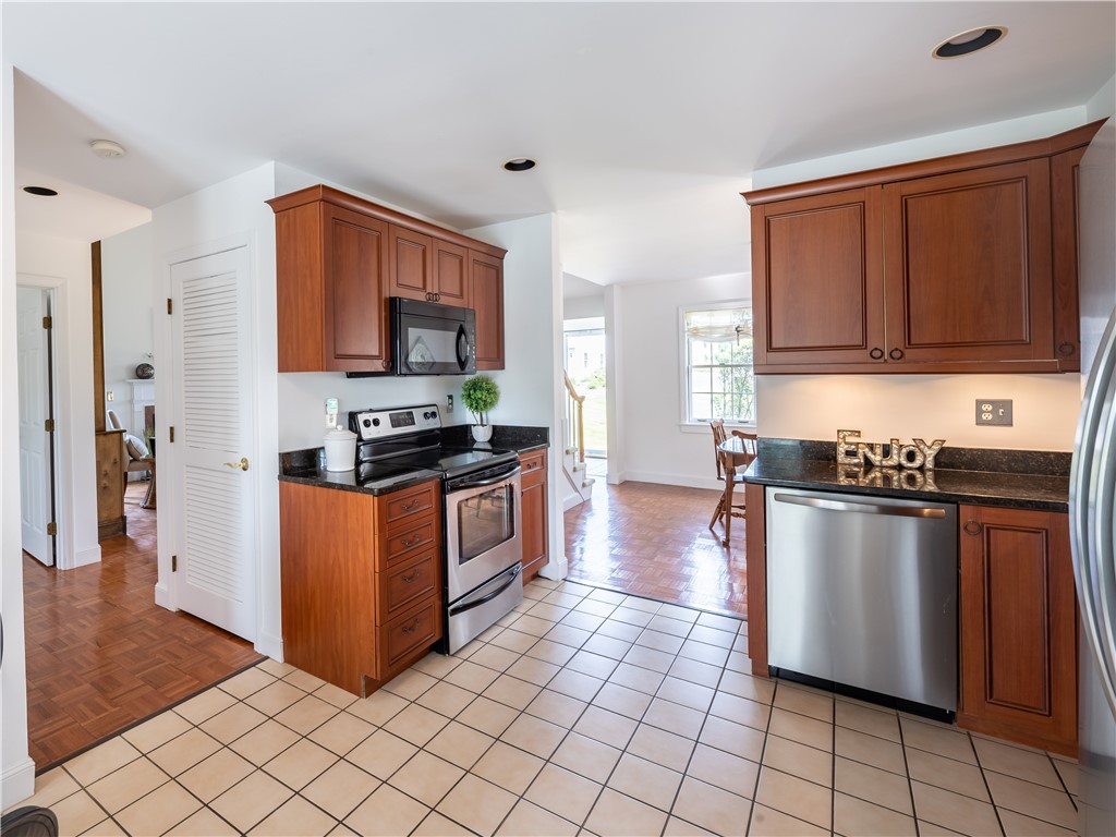 401 Corey Lane Middletown, RI 02842 - Photo 14 of 43