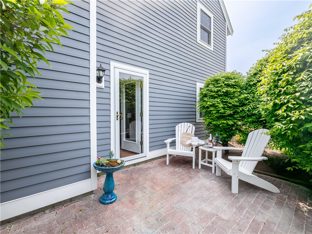 401 Corey Lane Middletown, RI 02842 - Photo 4 of 43