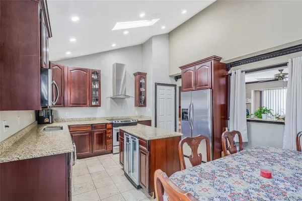 $799,999 | 86 Overlook Drive, East Islip, NY 11730
