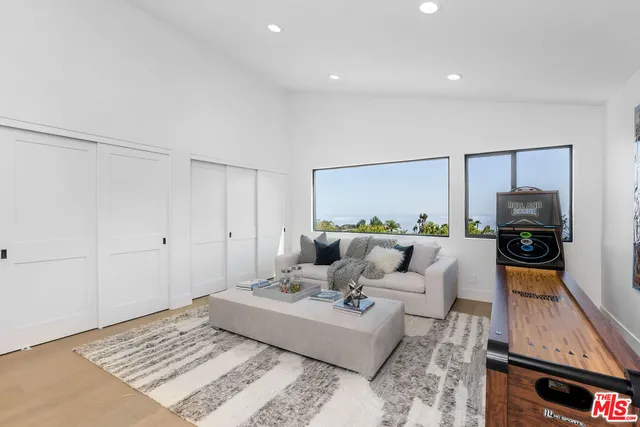 a view of entryway and hall