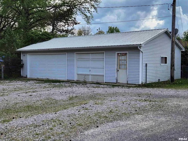 $225,000 | 14625 Highway 15, Mount Vernon, IL 62864