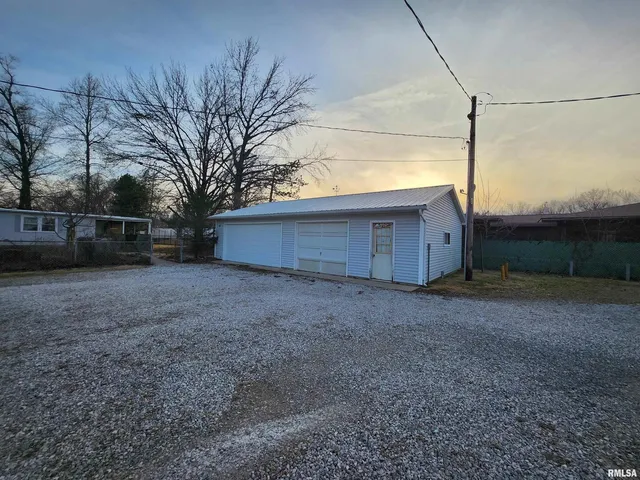 $225,000 | 14625 Highway 15, Mount Vernon, IL 62864