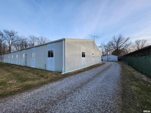 $225,000 | 14625 Highway 15, Mount Vernon, IL 62864