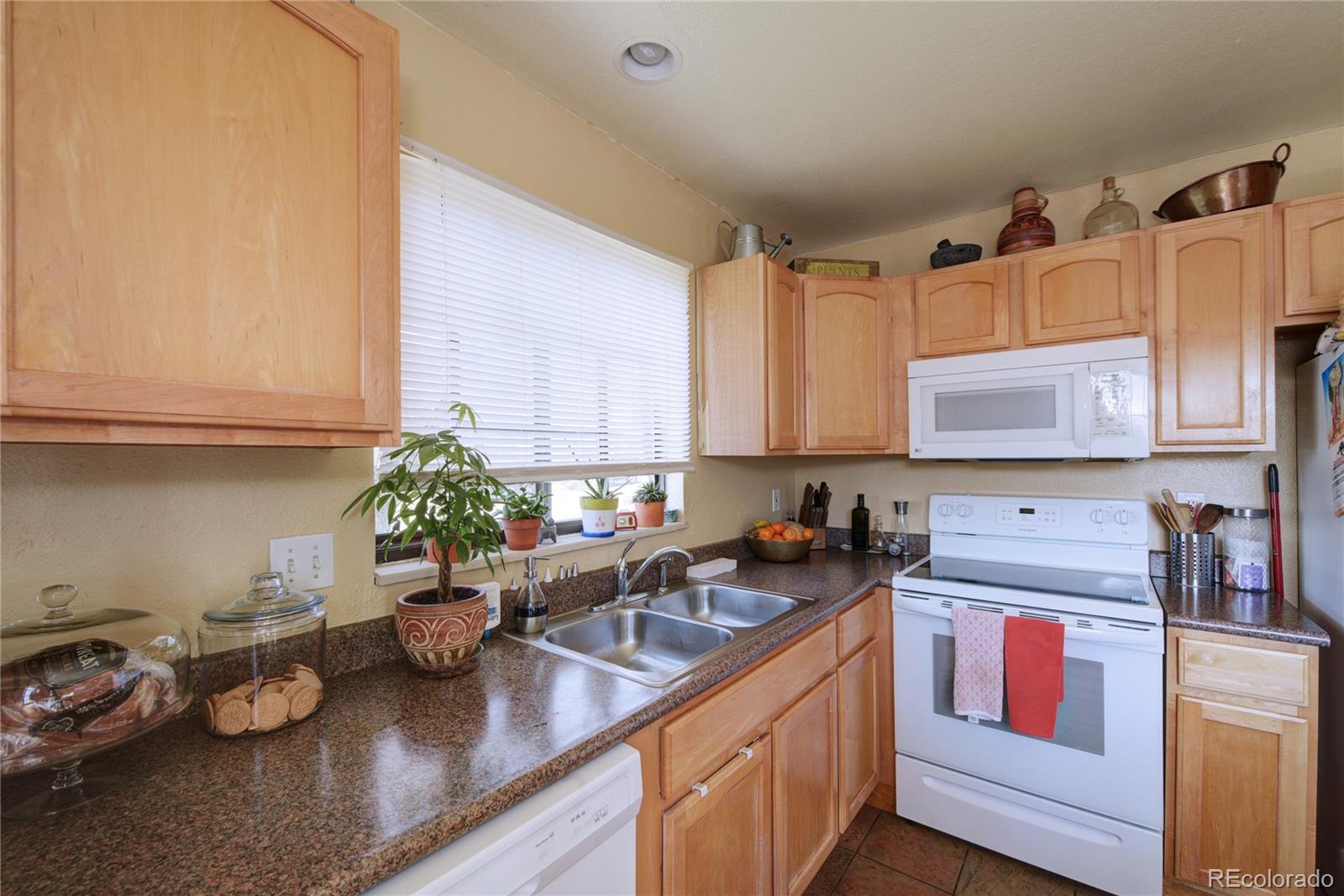 3713 Rutgers Road Longmont, CO 80503 - Photo 5 of 15