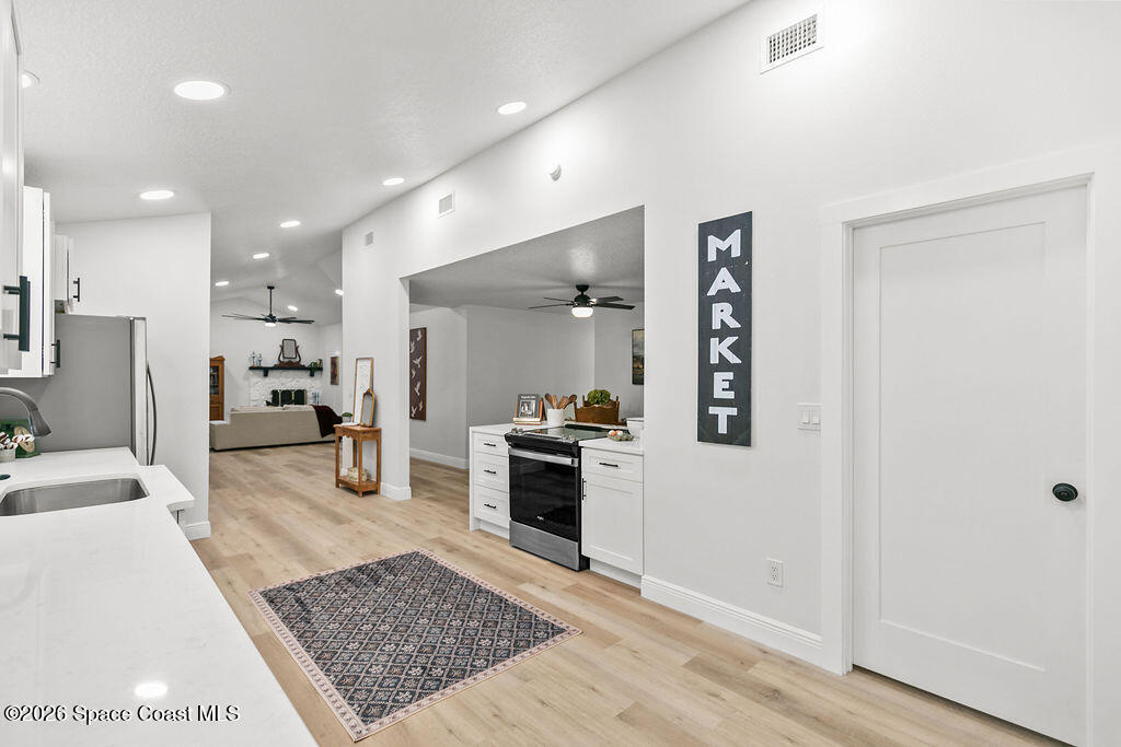 1815 Ford Road Mims, FL 32754 - Photo 12 of 59 Kitchen