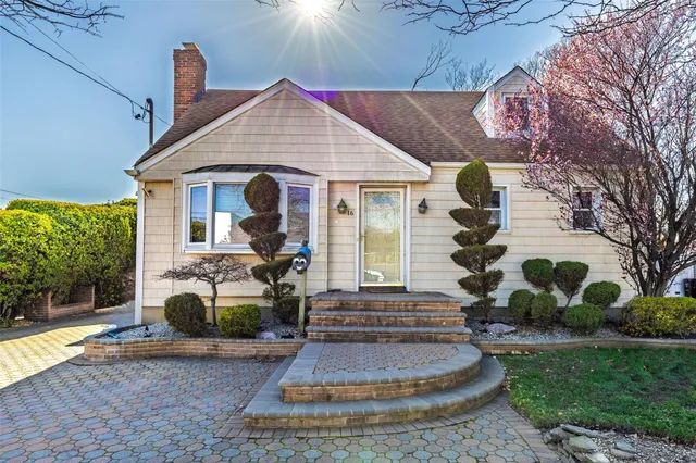 $600,000 | 16 Ocean Avenue, Bellmore, NY 11710
