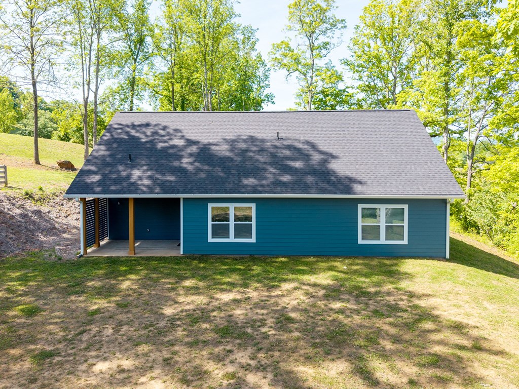 91 Dewey Ridge Lane Hayesville, NC 28904 - Photo 8 of 40 front view of house with a yard