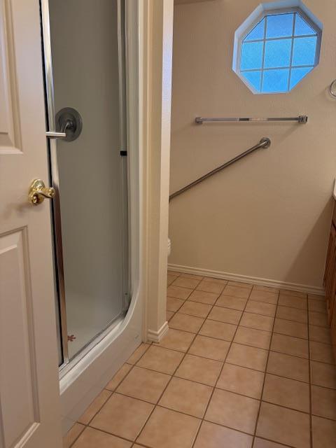 411 Fitch Street Kerrville, TX 78028 - Photo 25 of 33 an empty room with a mirror