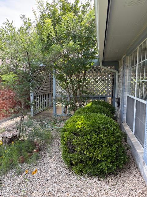 411 Fitch Street Kerrville, TX 78028 - Photo 32 of 33 a view of a pathway of a house