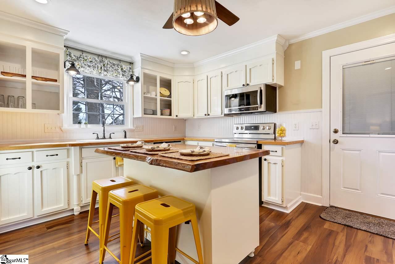 232 St Mark Road Taylors, SC 29687 - Photo 6 of 36 Gallery Image 6
