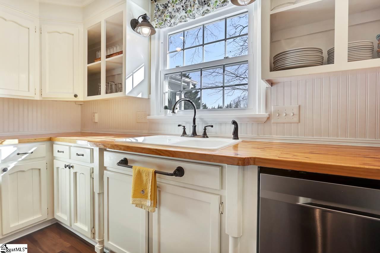 232 St Mark Road Taylors, SC 29687 - Photo 9 of 36 Gallery Image 9