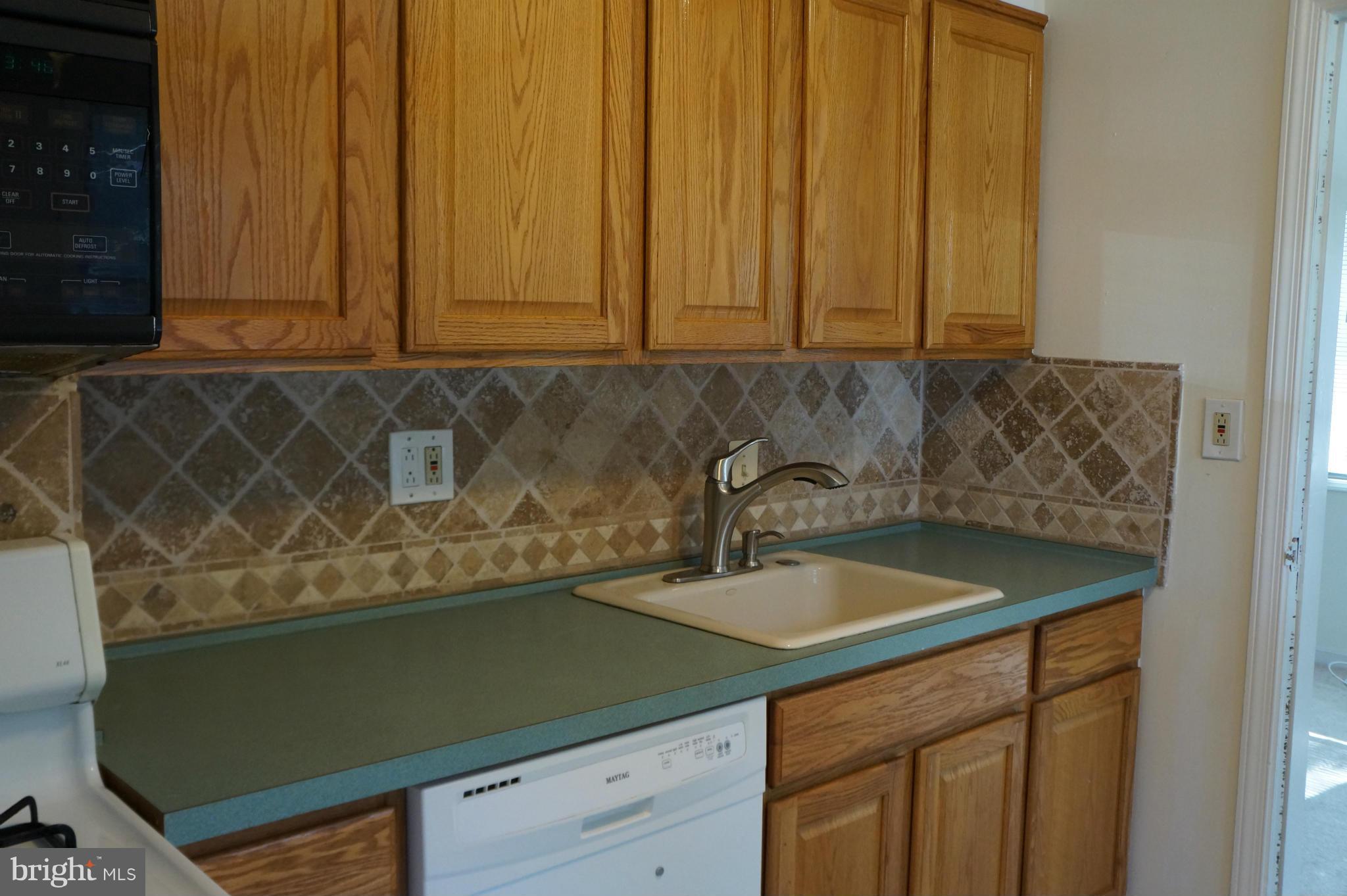 5884 9th Road North Arlington, VA 22205 - Photo 6 of 12 Kitchen
