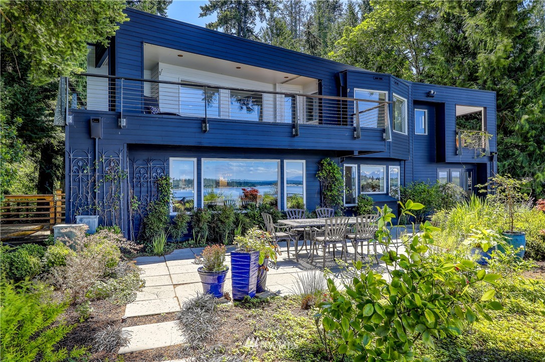 12145 Arrow Point Loop Northeast Bainbridge Island, WA 98110 - Photo 2 of 40