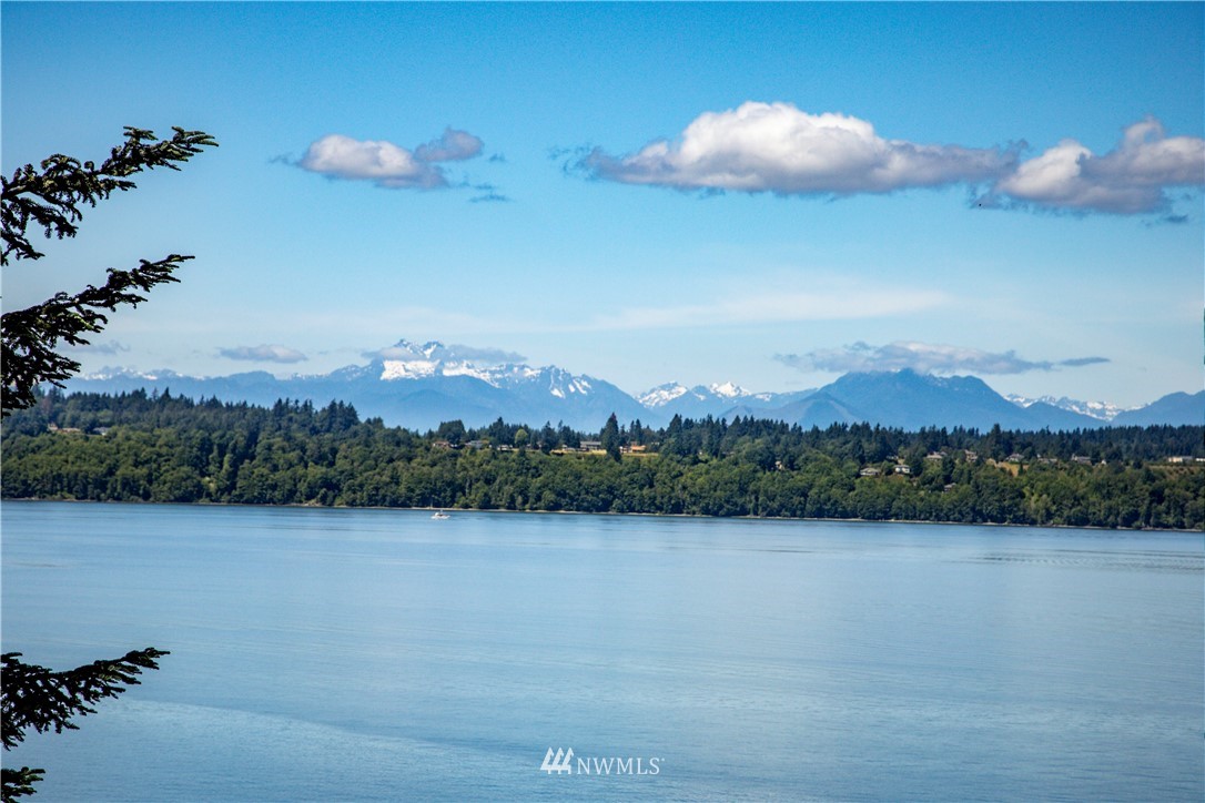 12145 Arrow Point Loop Northeast Bainbridge Island, WA 98110 - Photo 12 of 40