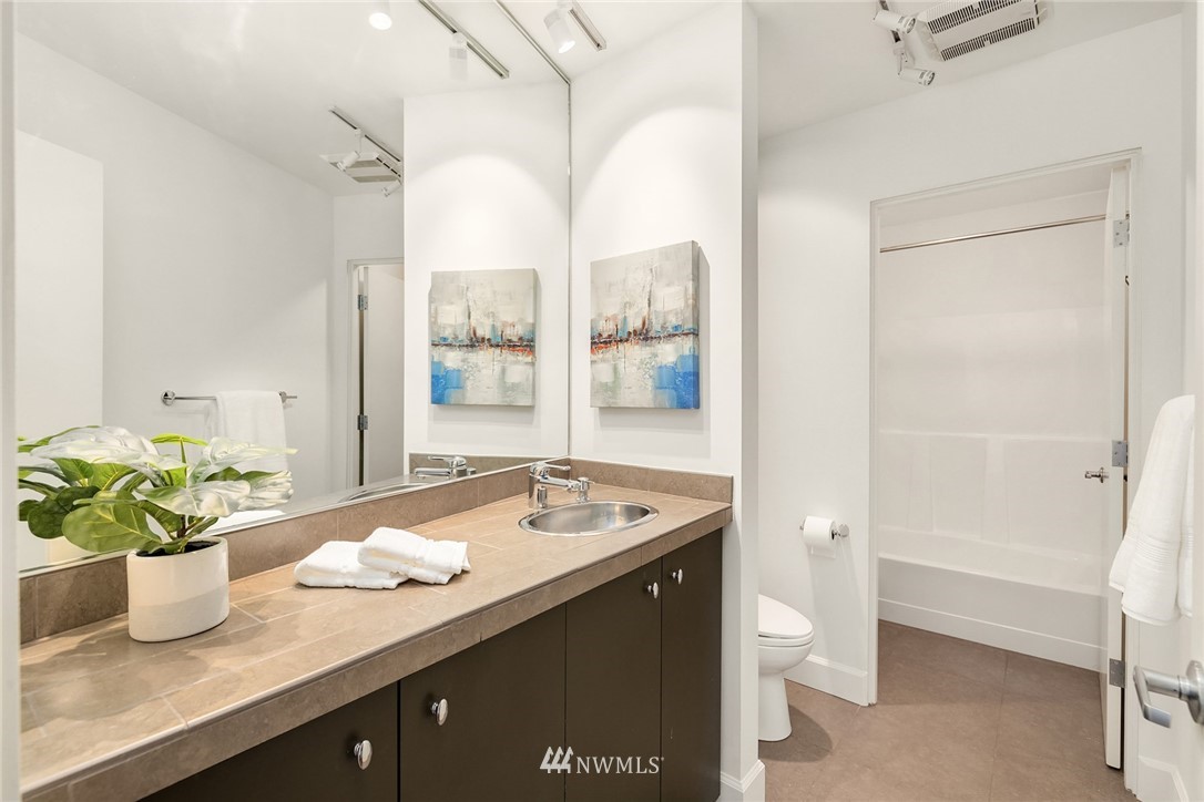 12145 Arrow Point Loop Northeast Bainbridge Island, WA 98110 - Photo 20 of 40