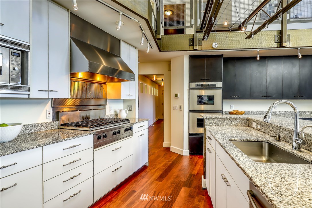 12145 Arrow Point Loop Northeast Bainbridge Island, WA 98110 - Photo 22 of 40