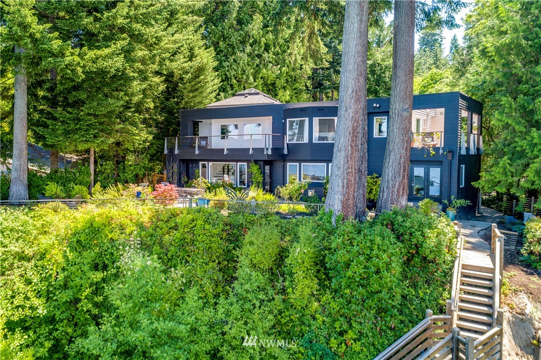 12145 Arrow Point Loop Northeast Bainbridge Island, WA 98110 - Photo 4 of 40