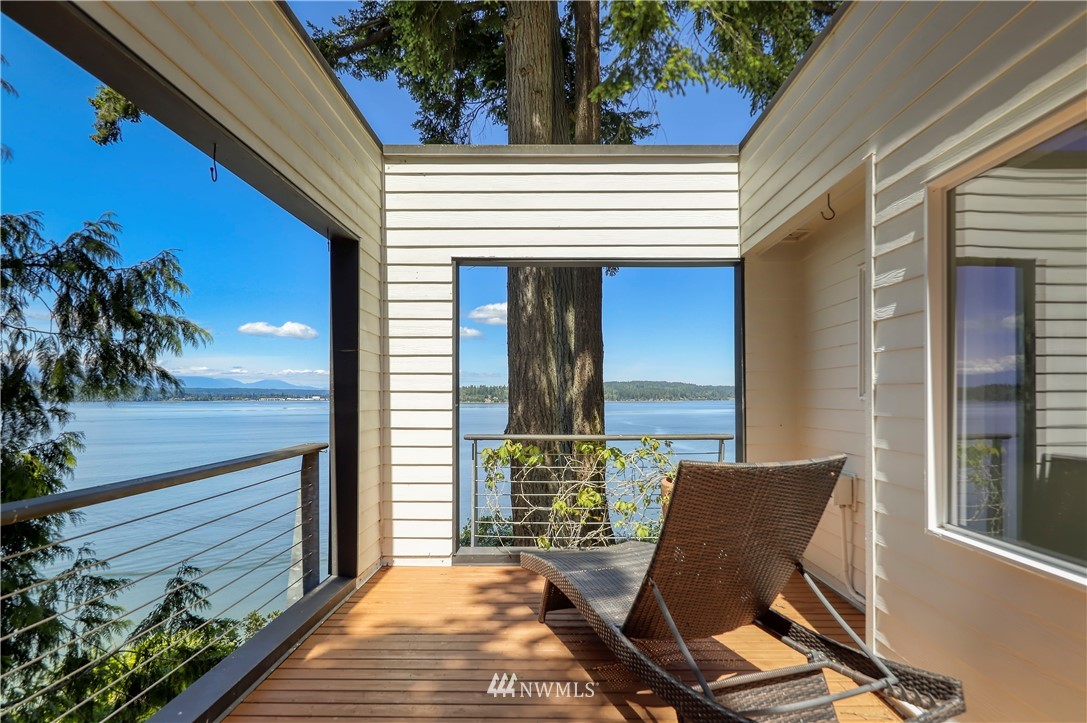 12145 Arrow Point Loop Northeast Bainbridge Island, WA 98110 - Photo 34 of 40