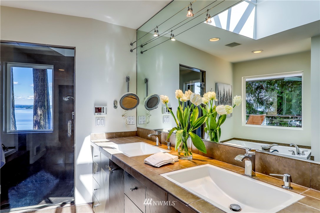 12145 Arrow Point Loop Northeast Bainbridge Island, WA 98110 - Photo 38 of 40