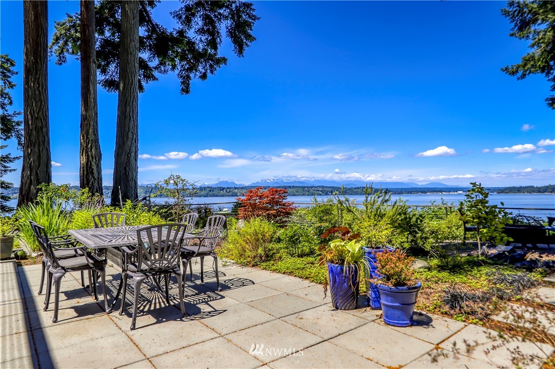 12145 Arrow Point Loop Northeast Bainbridge Island, WA 98110 - Photo 6 of 40