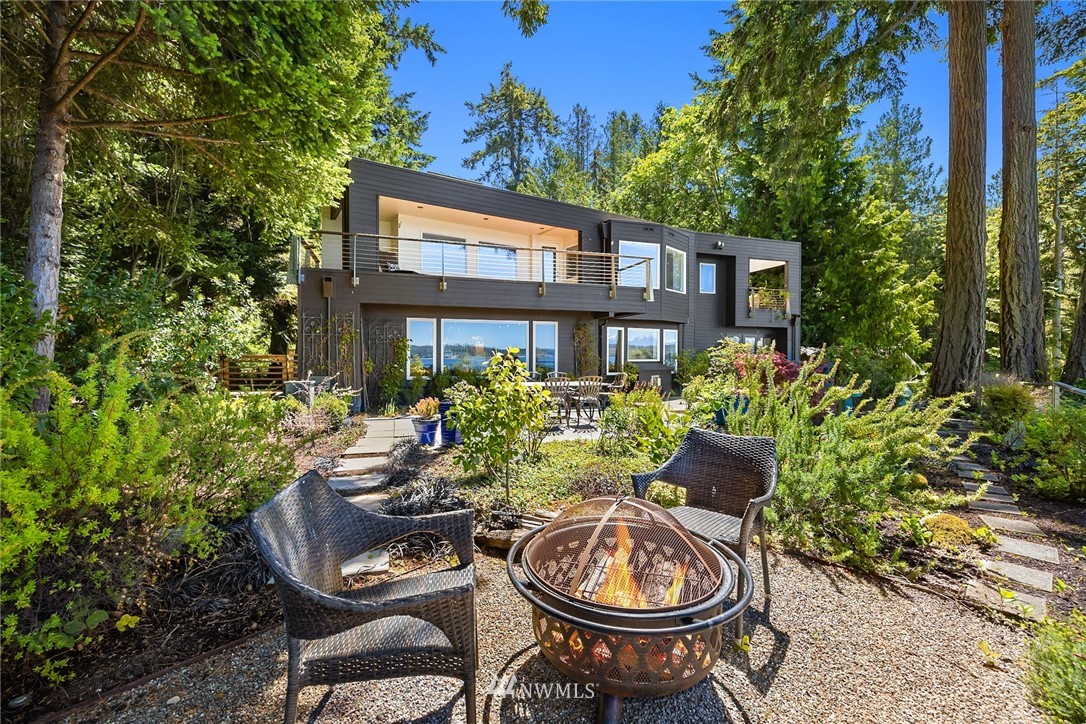 12145 Arrow Point Loop Northeast Bainbridge Island, WA 98110 - Photo 7 of 40