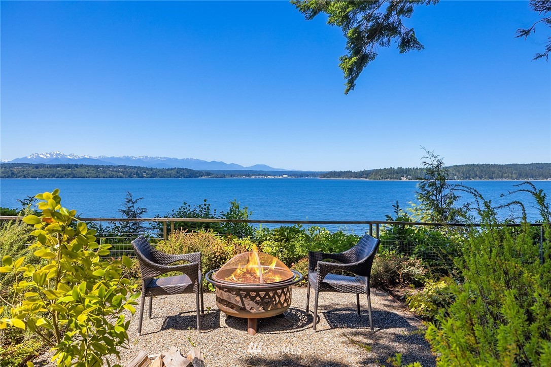 12145 Arrow Point Loop Northeast Bainbridge Island, WA 98110 - Photo 10 of 40