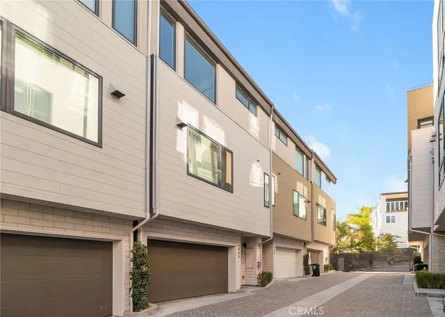 $1,599,000 | 1056 Joels Place, Los Angeles, CA 90012
