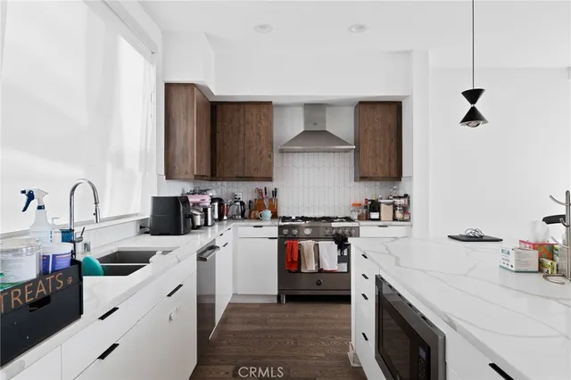 $1,599,000 | 1056 Joels Place, Los Angeles, CA 90012