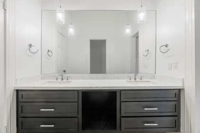 $6,000 | 5602 San Felipe Street, Houston, TX 77056