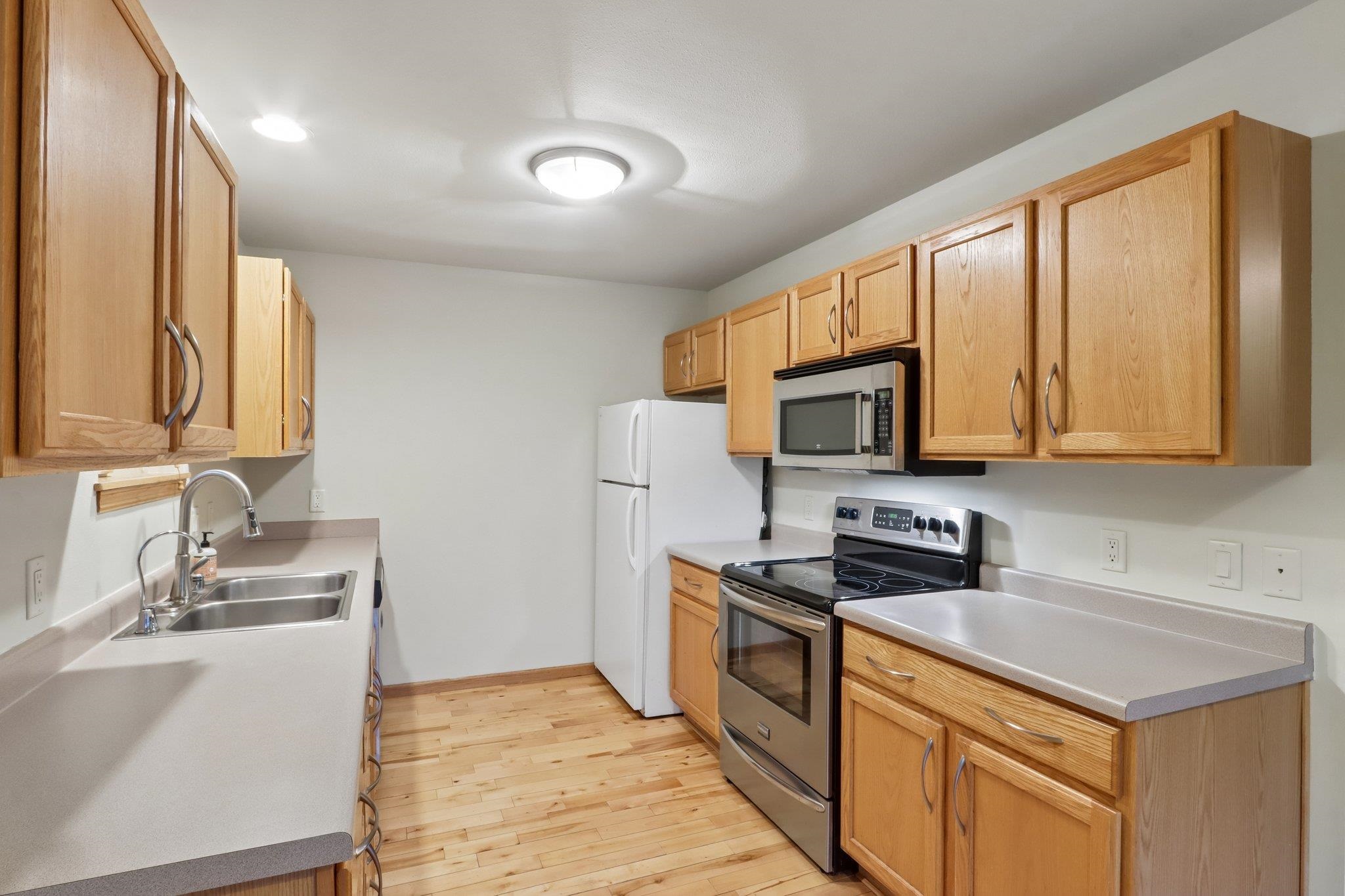 641 East Dayton Street Madison, WI 53703 - Photo 11 of 35