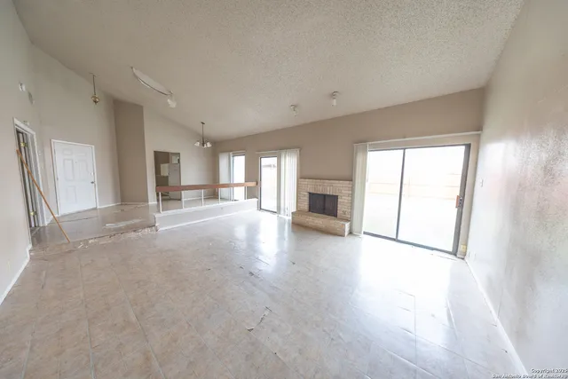 a view of walk in closet