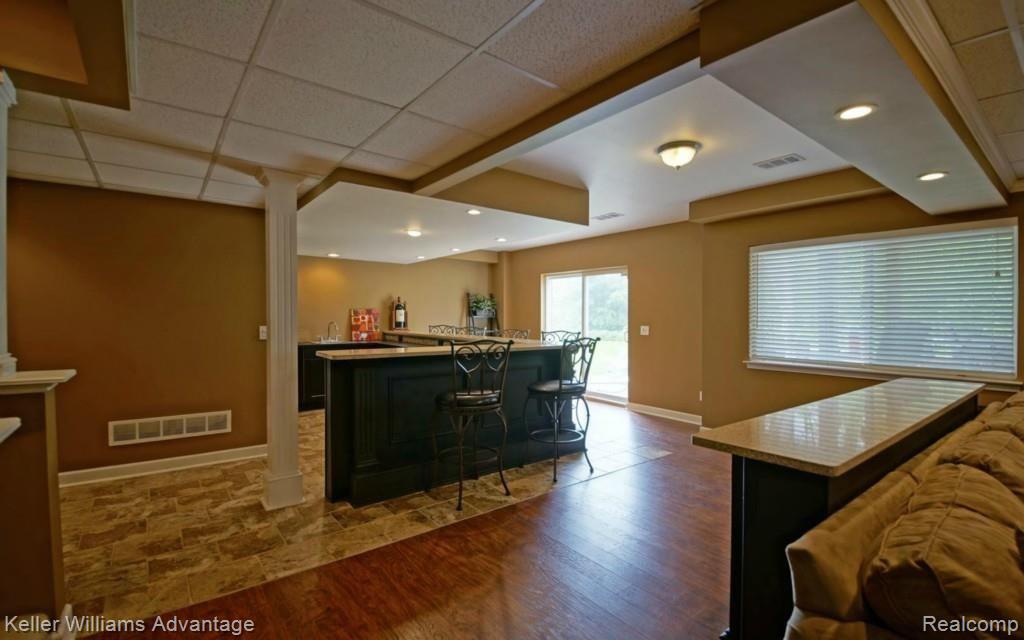 27243 Victoria Road Novi, MI 48374 - Photo 21 of 37