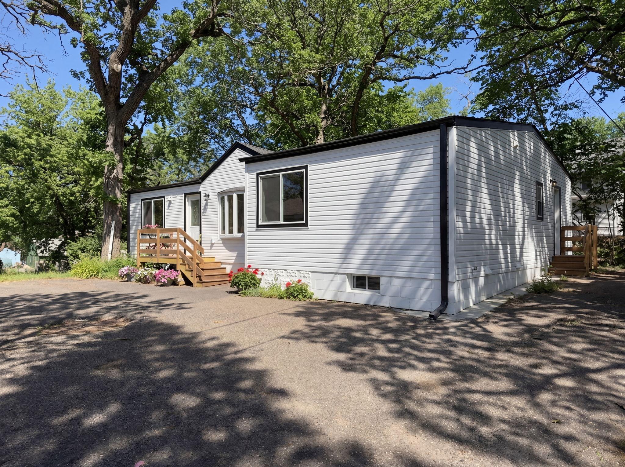 2291 5th Court St. Paul, MN 55110 - Photo 1 of 35