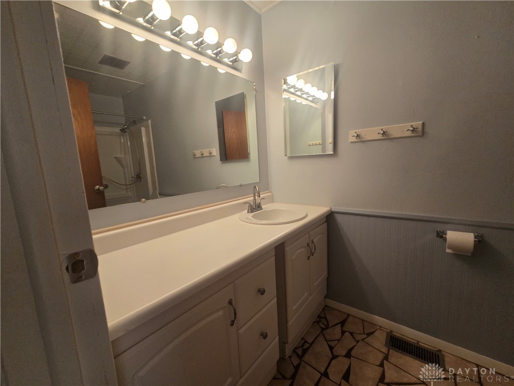 40 Walnut Place Springboro, OH 45066 - Photo 14 of 21