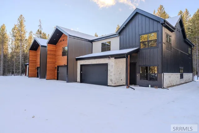 $895,000 | 4351 Yeti Lane, Island Park, ID 83429
