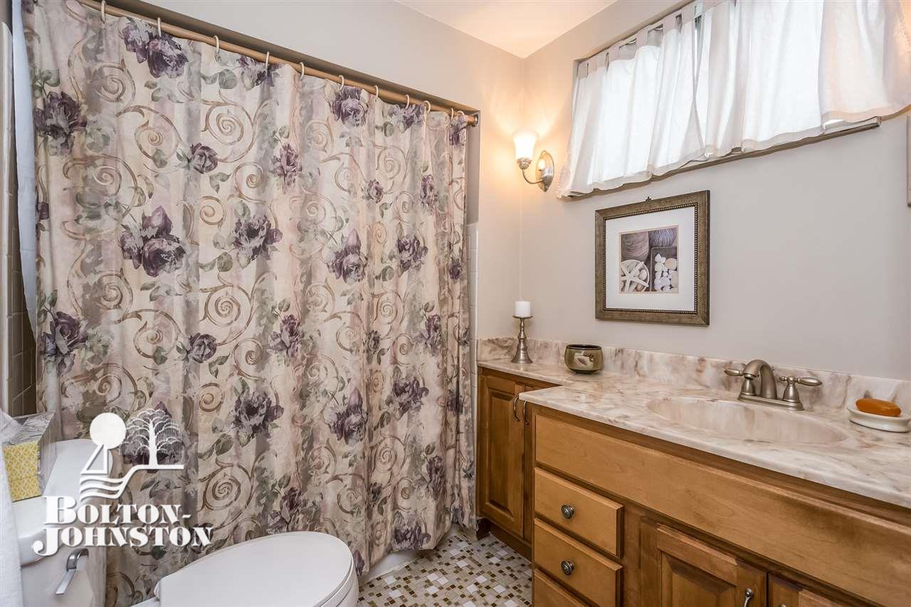 432 Moross Road Grosse Pointe, MI 48236 - Photo 24 of 39 Master Bathroom