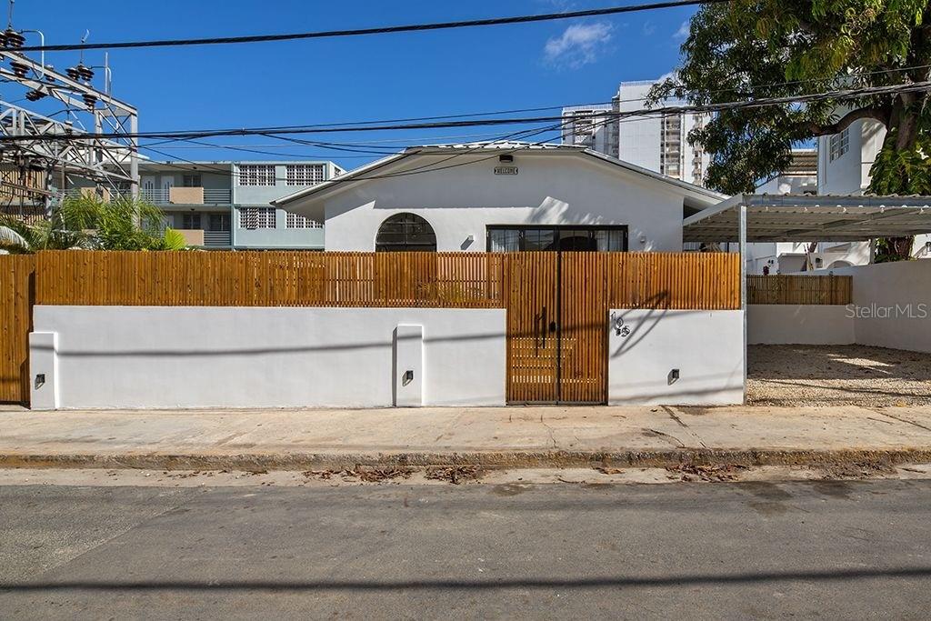 105 Calle Tres Hermanos San Juan, San Juan 00907 - Photo 1 of 1