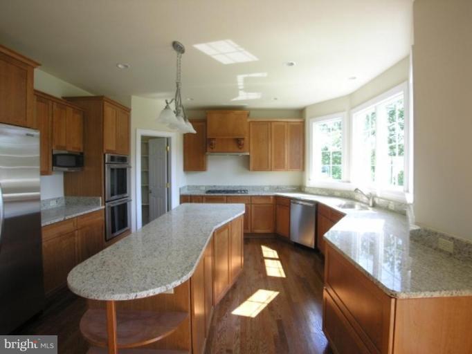6201 Cobbs Road Alexandria, VA 22310 - Photo 8 of 14 Kitchen