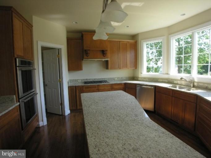 6201 Cobbs Road Alexandria, VA 22310 - Photo 9 of 14 Kitchen #2
