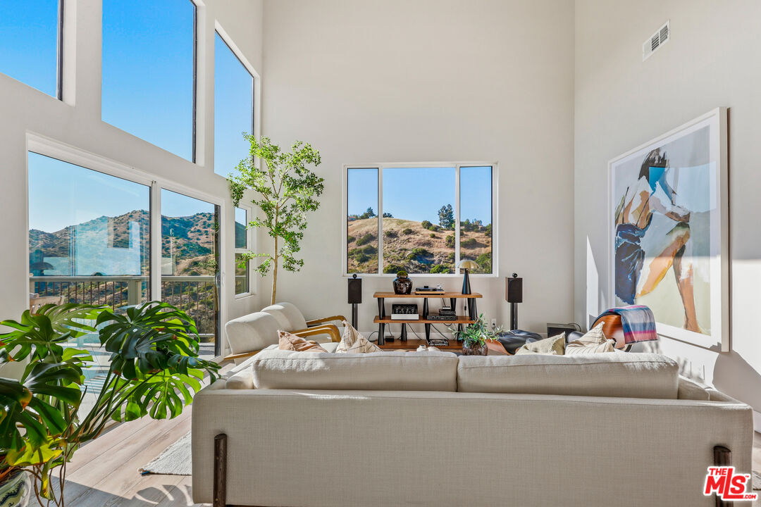 53 Saddlebow Road Bell Canyon, CA 91307 - Photo 10 of 66