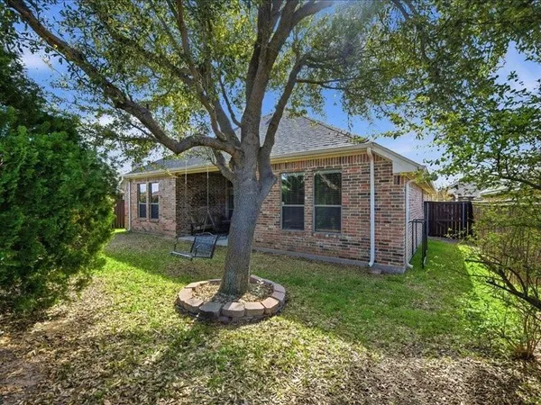 $445,000 | 5524 Plata Lane, Benbrook, TX 76126