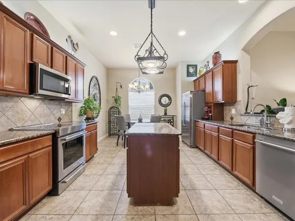 $445,000 | 5524 Plata Lane, Benbrook, TX 76126