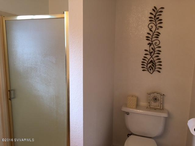 4165 North Pima Way Rimrock, AZ 86335 - Photo 16 of 22 second bathroom