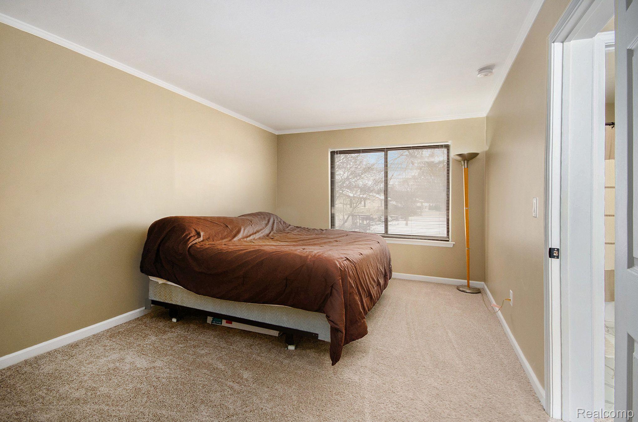 40241 Oak Tree Novi, MI 48375 - Photo 12 of 27 Gallery Image 12