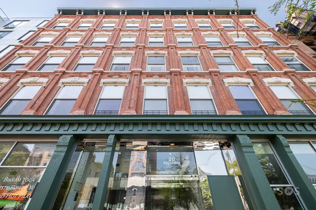 $1,095,000 | 20 Broadway, Unit 203 | Williamsburg