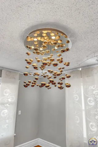 $115,000 | 705 Southwest 6th Avenue, Topeka, KS 66603