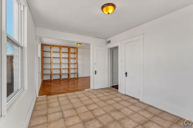 $115,000 | 705 Southwest 6th Avenue, Topeka, KS 66603