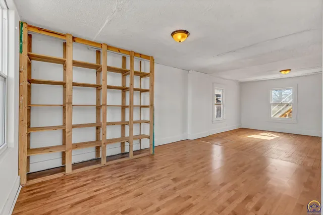 $115,000 | 705 Southwest 6th Avenue, Topeka, KS 66603