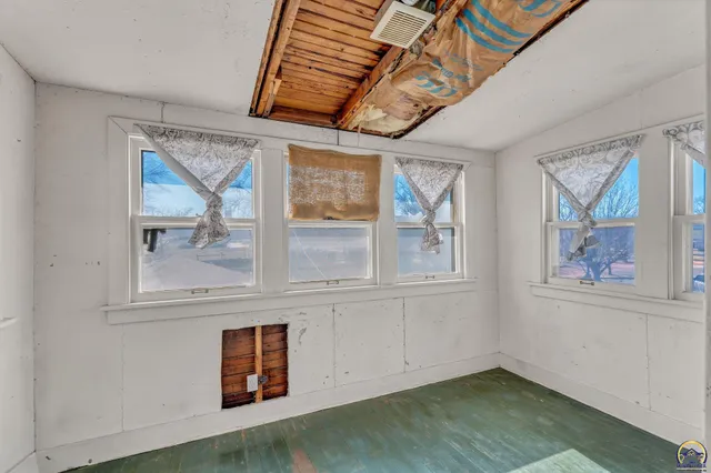 $115,000 | 705 Southwest 6th Avenue, Topeka, KS 66603