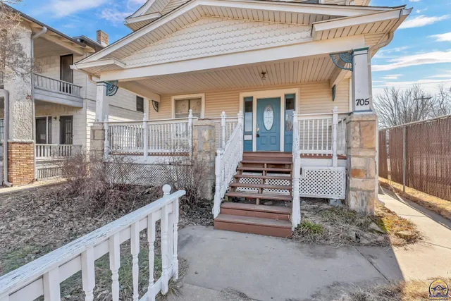 $115,000 | 705 Southwest 6th Avenue, Topeka, KS 66603